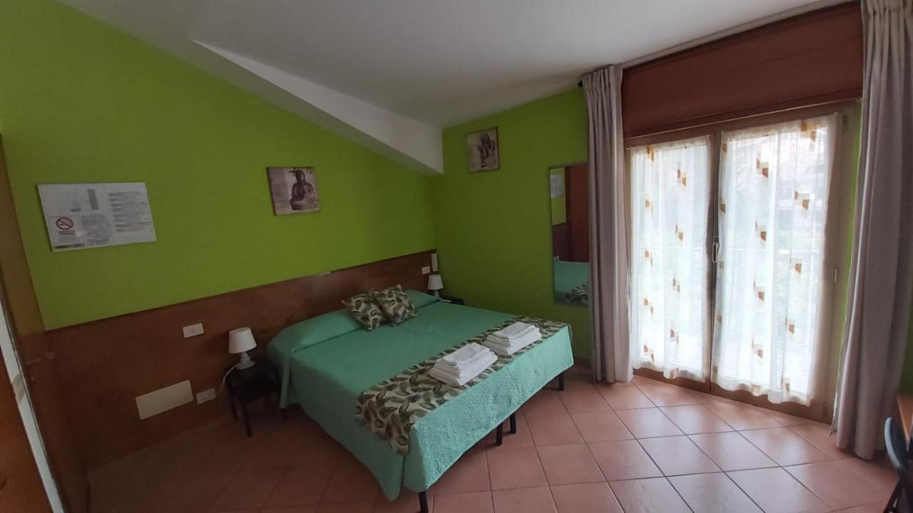 Orso Momo Hotel Calizzano ภายนอก รูปภาพ