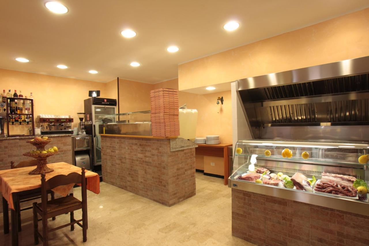 Orso Momo Hotel Calizzano ภายนอก รูปภาพ